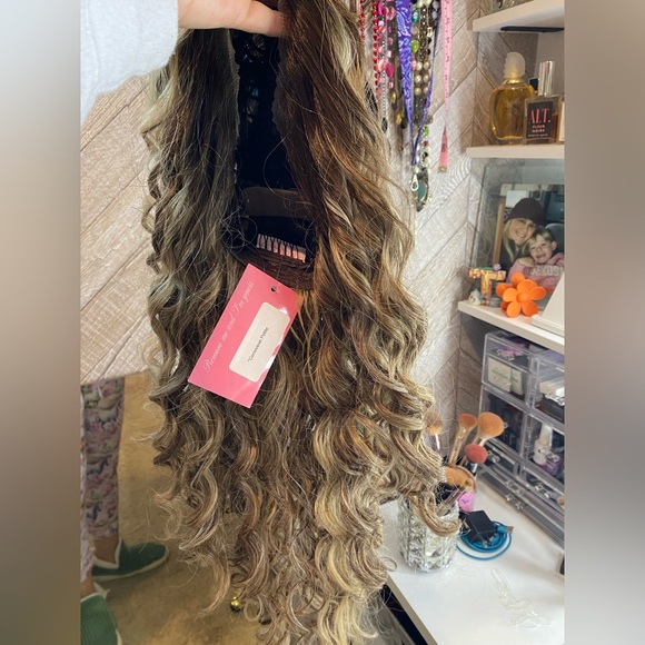 Chelsey Smith Cosmetics Genevieve - Picture 8 of 10